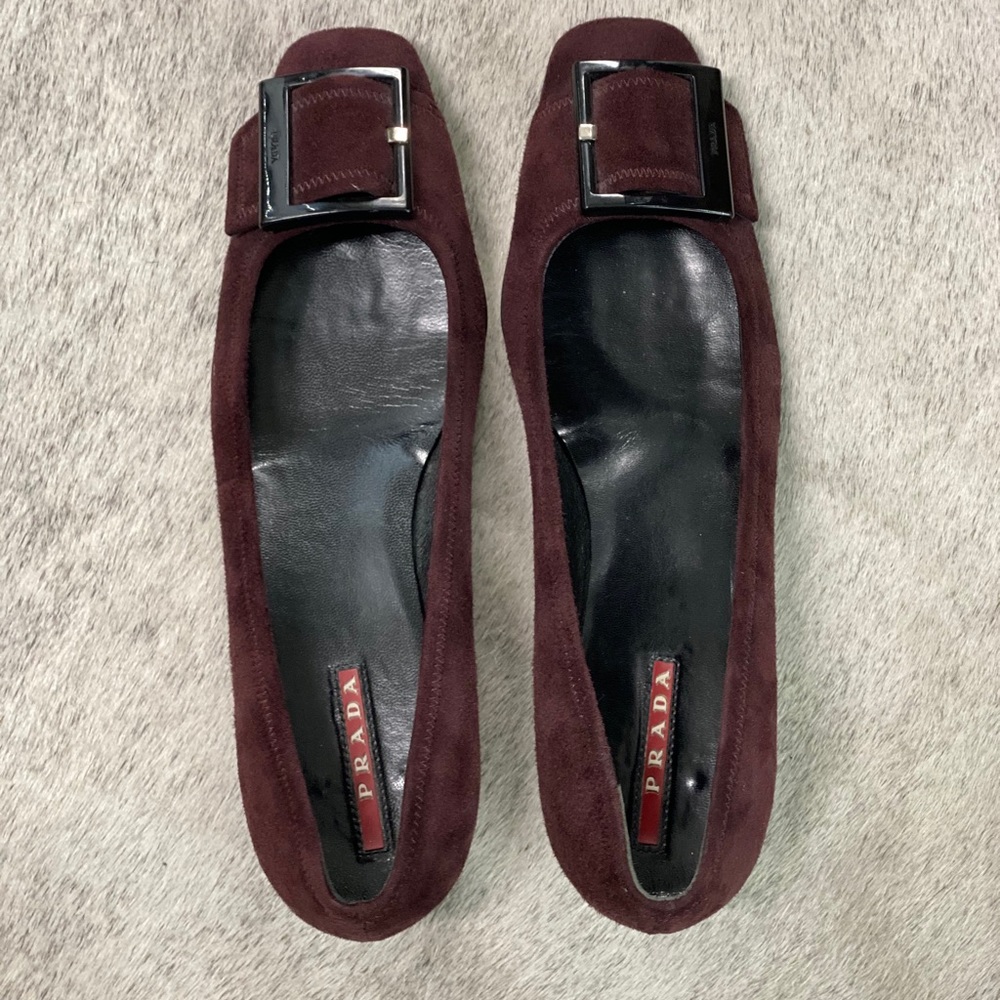 Prada Italy heels pumps plum‎ burgundy Suede Kitten  37 IT ‘Mod buckle’ vintage